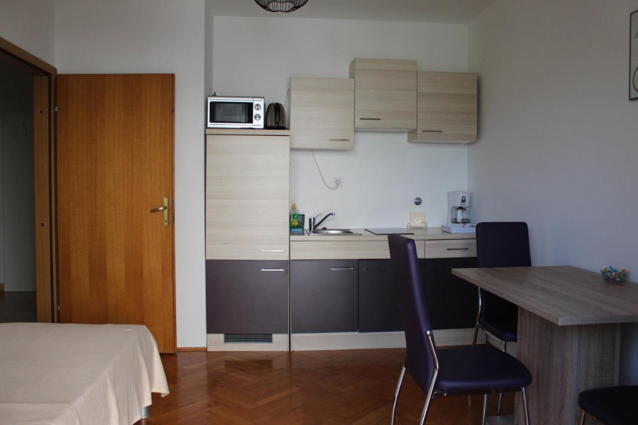 Apartmani Mia Jadranovo Exterior photo